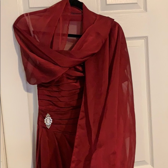 🌸Burgundy Formal Evening Gown + Scarf - Sz10 🌸 - Picture 5 of 5